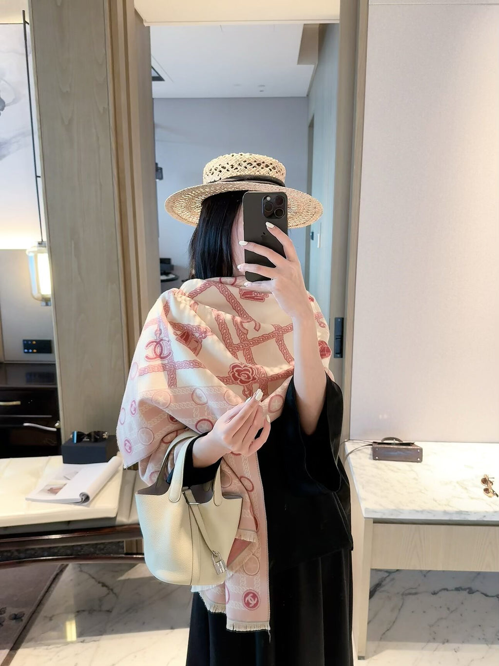 2026 New Plaid Chain Pattern Cashmere Scarf – Vintage French-Inspired Luxury