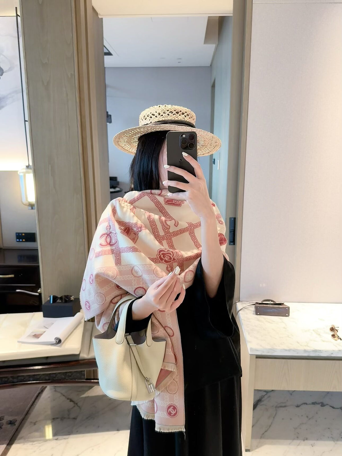 2026 New Plaid Chain Pattern Cashmere Scarf – Vintage French-Inspired Luxury
