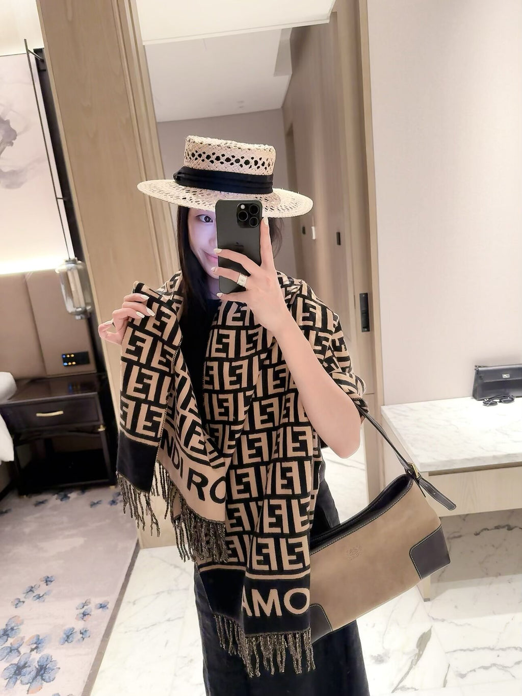 2026 New Geometric Jacquard Cashmere Scarf ✨｜Soft & Warm, Versatile Scarf & Wrap