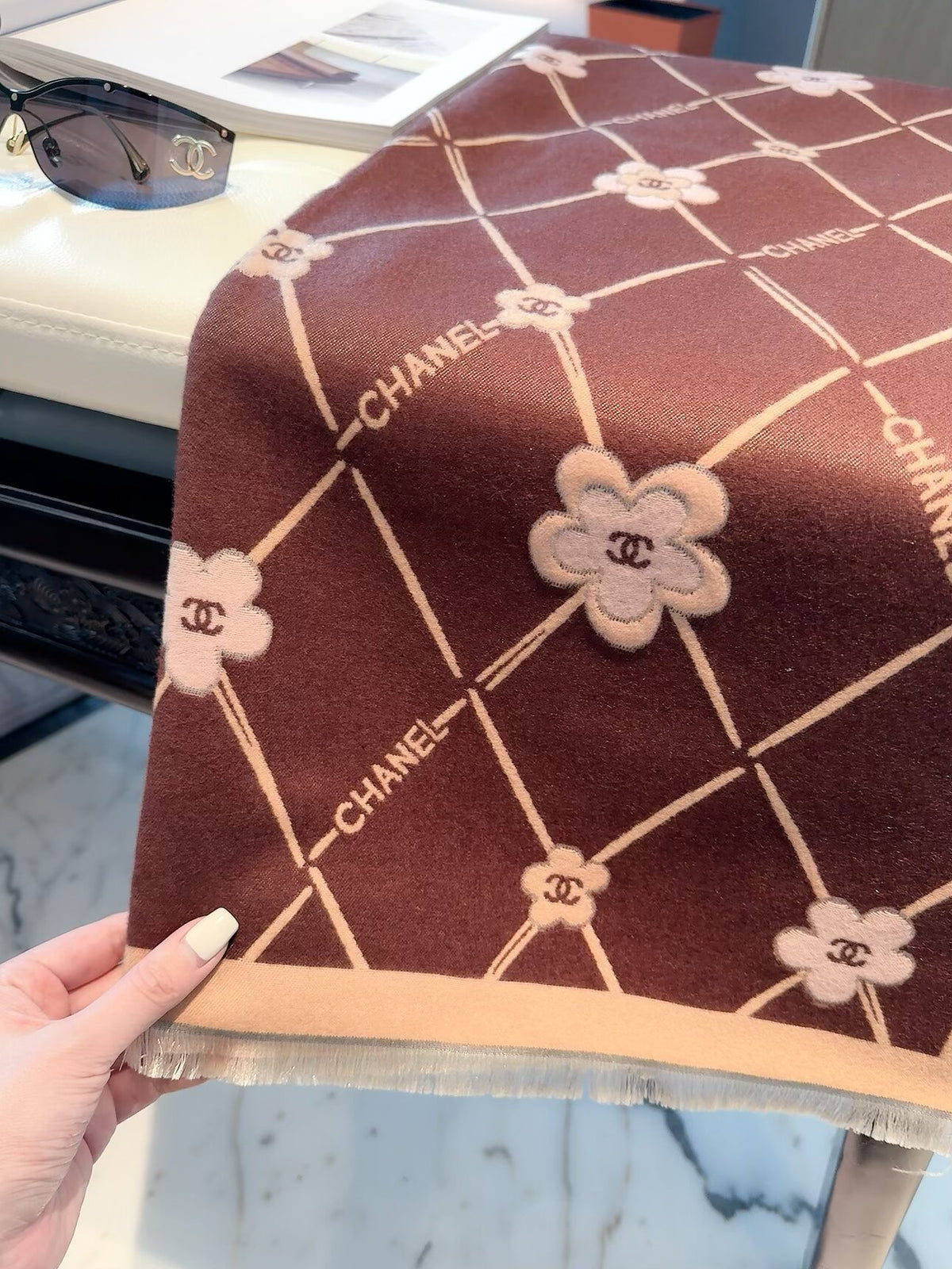 2026 New Diamond Camellia Cashmere Scarf – Elegant Floral Jacquard, Soft French-Inspired Style