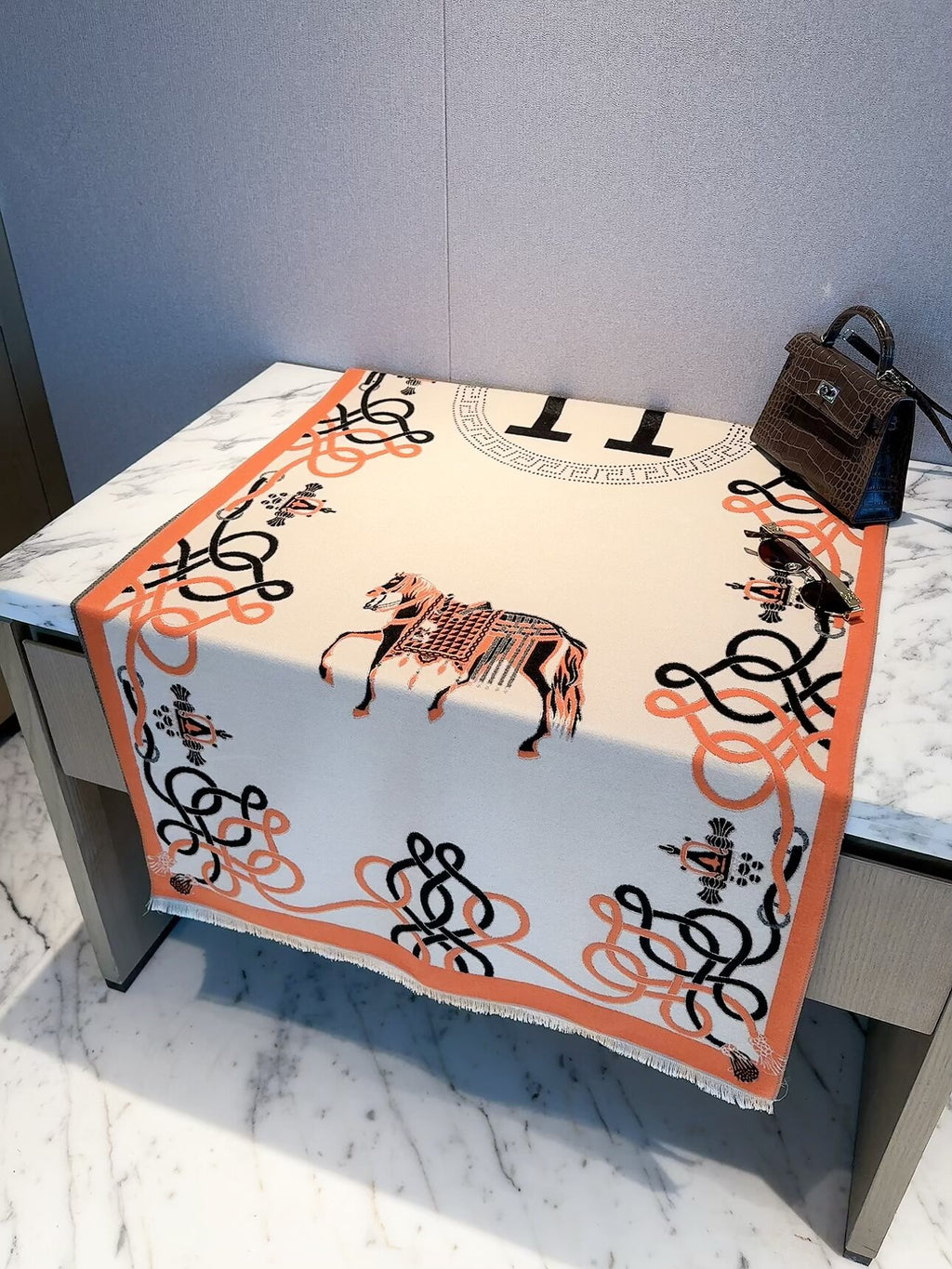 2026 New Vintage Equestrian Cashmere Scarf – Ornamental Horse Motif, Elegant Heritage Style