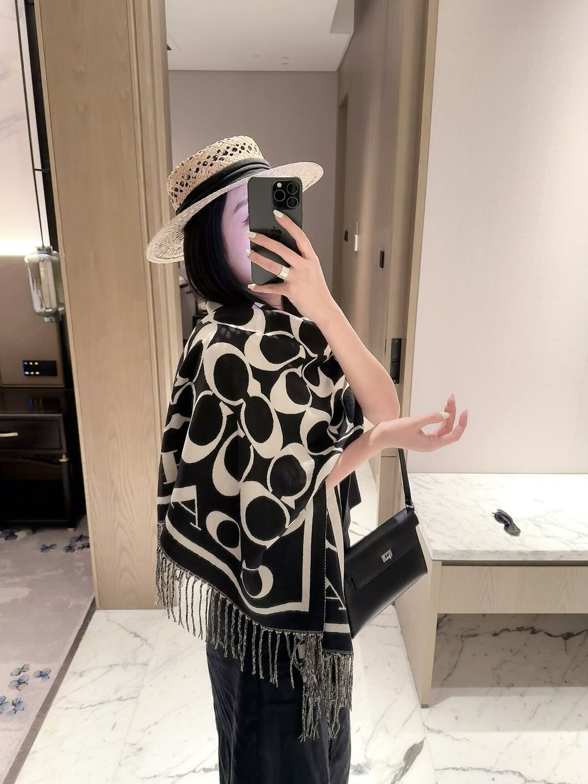 2026 New Classic Letter Pattern Cashmere Scarf ✨ Soft Thick Cashmere, Versatile Scarf & Wrap