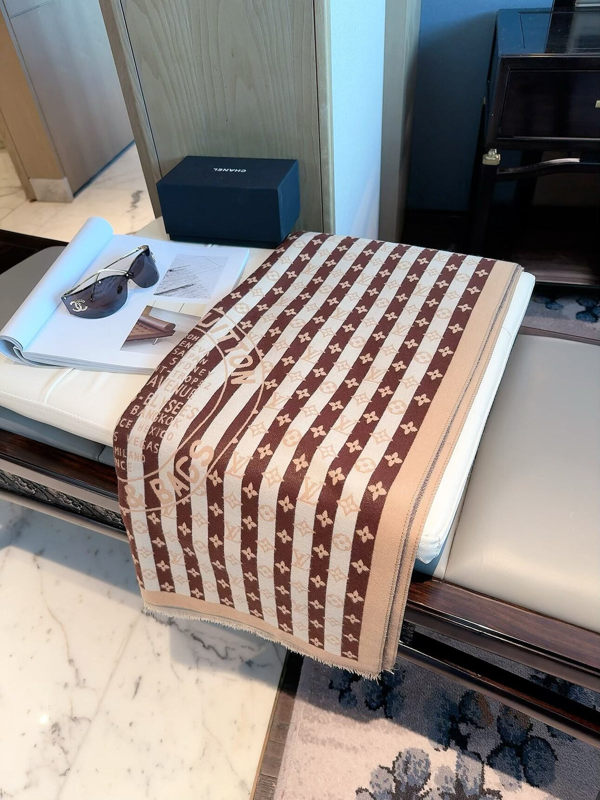 2026 New Striped Pattern Cashmere Scarf – Contrast Color Jacquard, Fresh Vintage Style