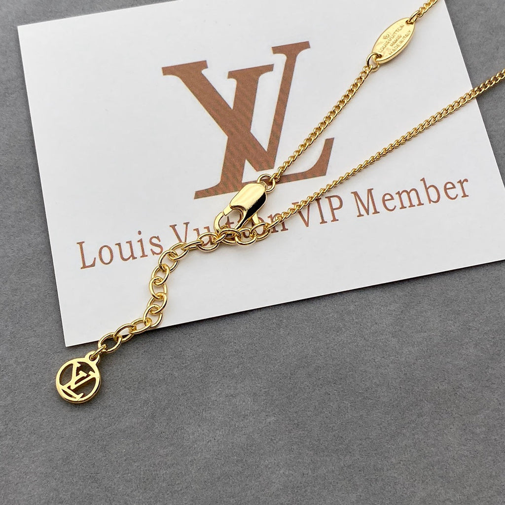 Travel Tote Lock Pendant Necklace