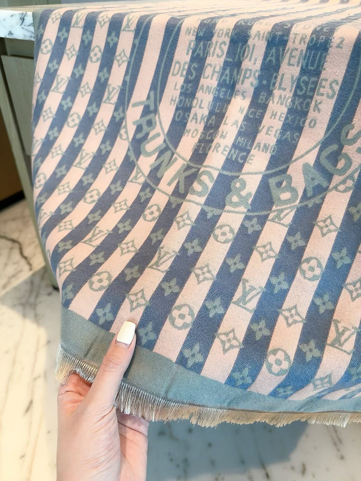 2026 New Striped Pattern Cashmere Scarf – Contrast Color Jacquard, Fresh Vintage Style