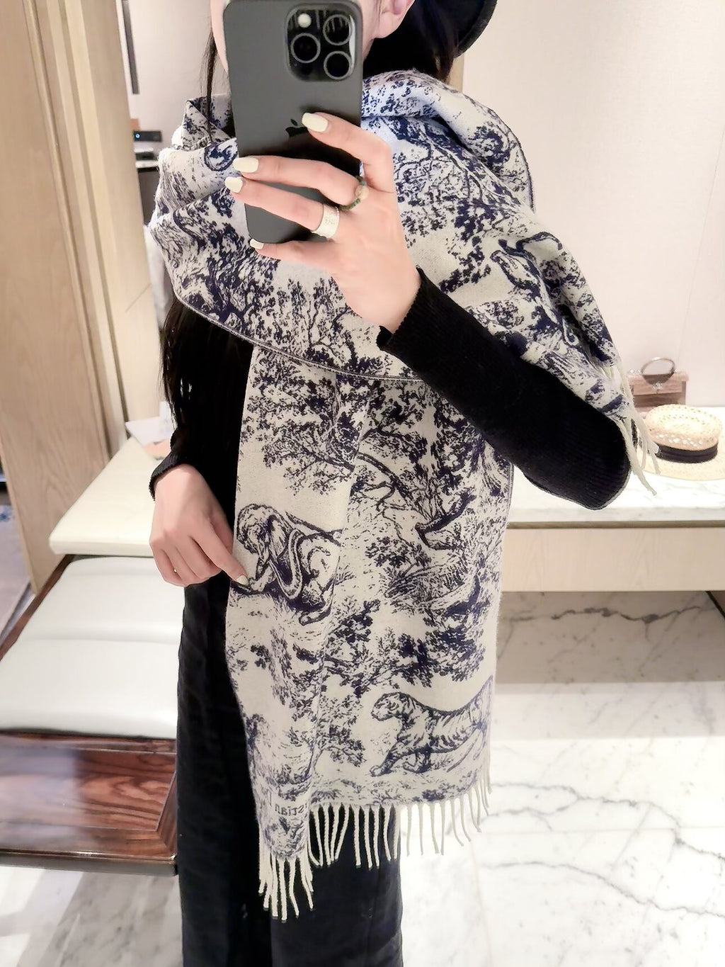 2026 Ink-Wash Jungle Wool Scarf – Artistic Animal Print, French-Inspired Elegance