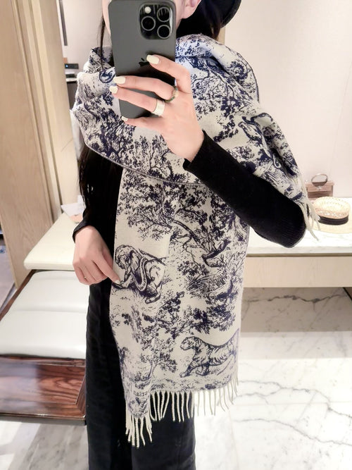 2026 Ink-Wash Jungle Wool Scarf – Artistic Animal Print, French-Inspired Elegance