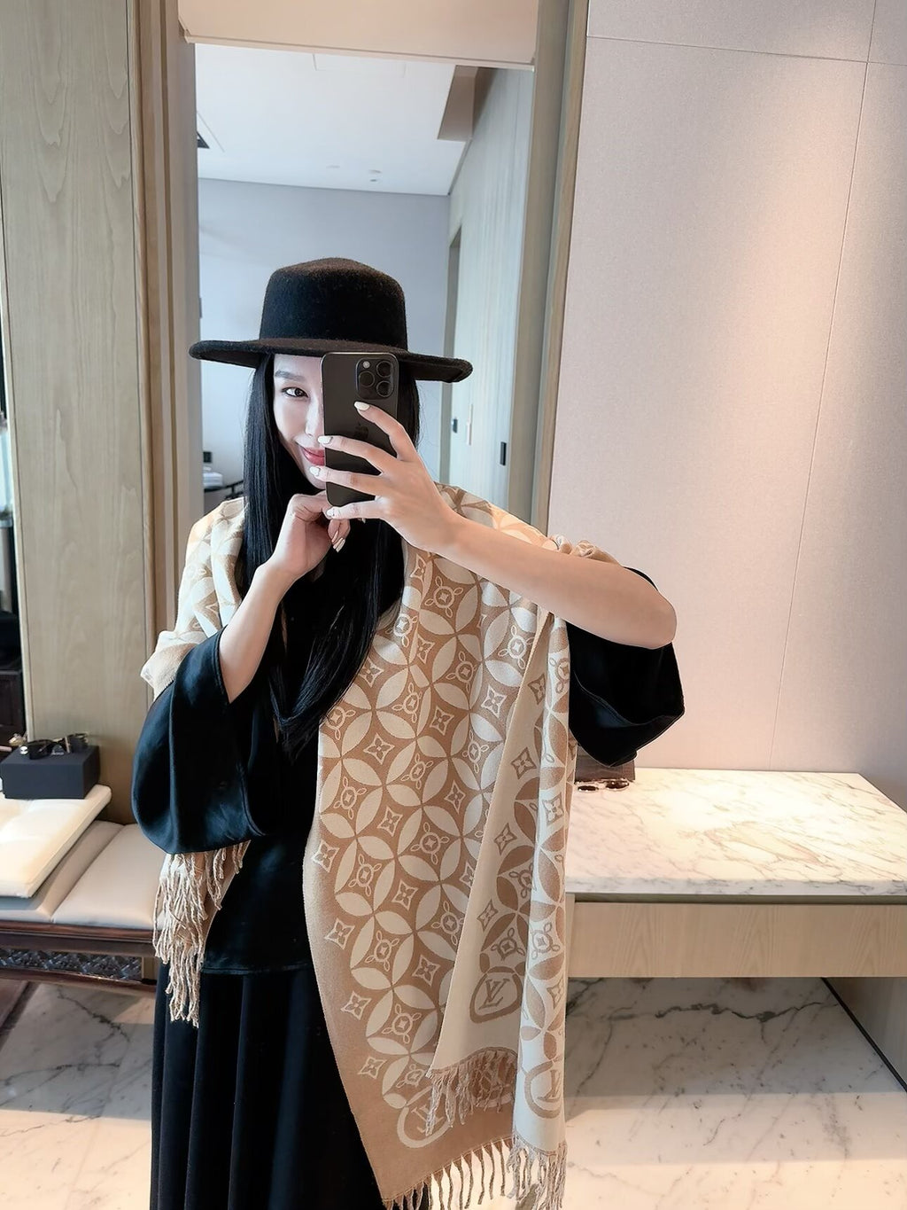 ✨ 2026 New Geometric Circle Jacquard Cashmere Scarf – Vintage Artistic Quiet Luxury
