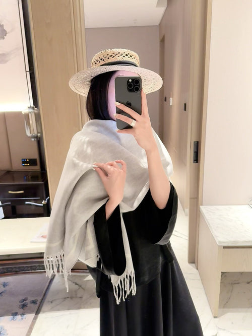 2026 New French-Inspired Jacquard Cashmere Scarf – Elegant Heritage Pattern, Soft Luxury Style