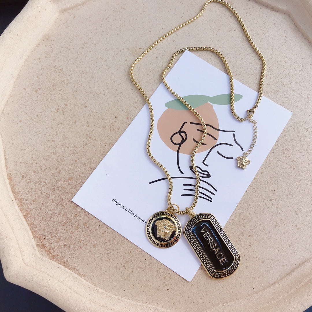 Beauty Avatar Square Card Necklace