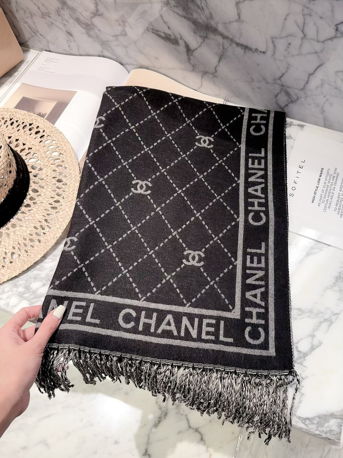✨ 2026 New Diamond Jacquard Cashmere Scarf – Soft, Elegant & Luxurious