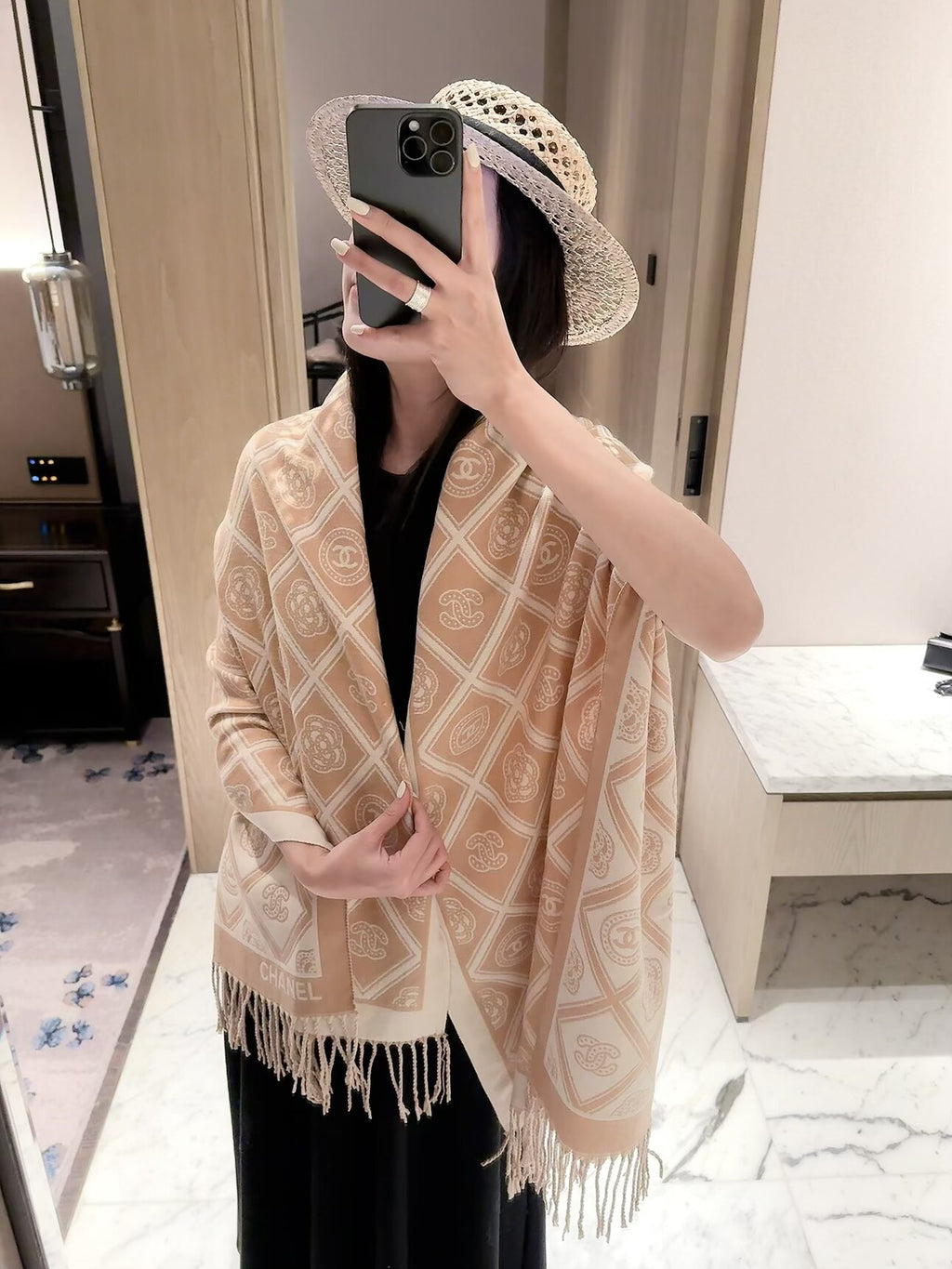 ✨ 2026 New Vintage Diamond Jacquard Cashmere Scarf – Refined Retro Elegance