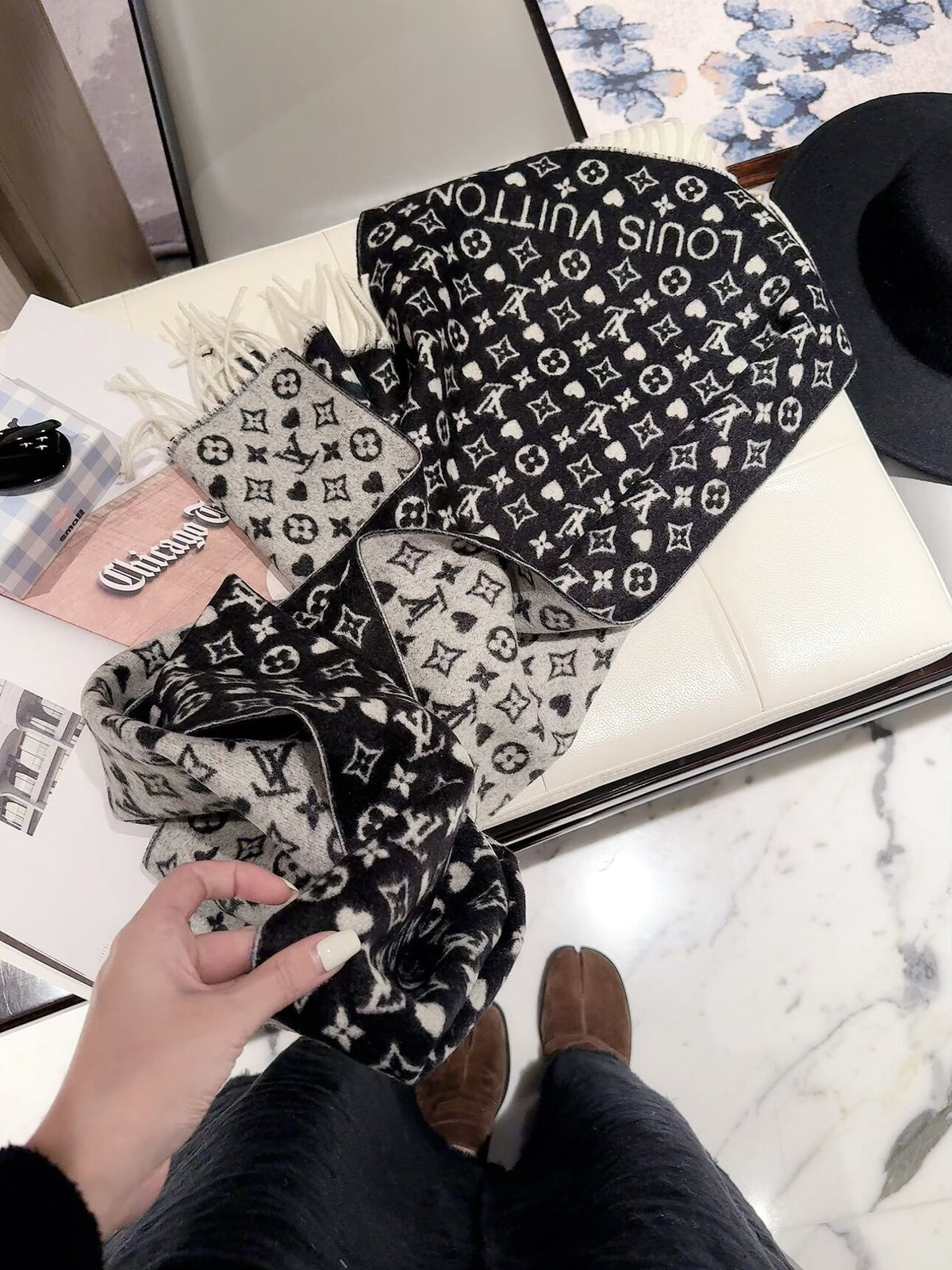 2026 New Heart Jacquard Cashmere Scarf – Sweet & Refined Winter Style