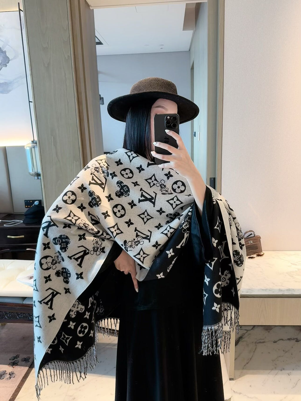 ✨ 2026 New Playful Vintage Jacquard Cashmere Scarf – Cute & Refined Scarf & Wrap