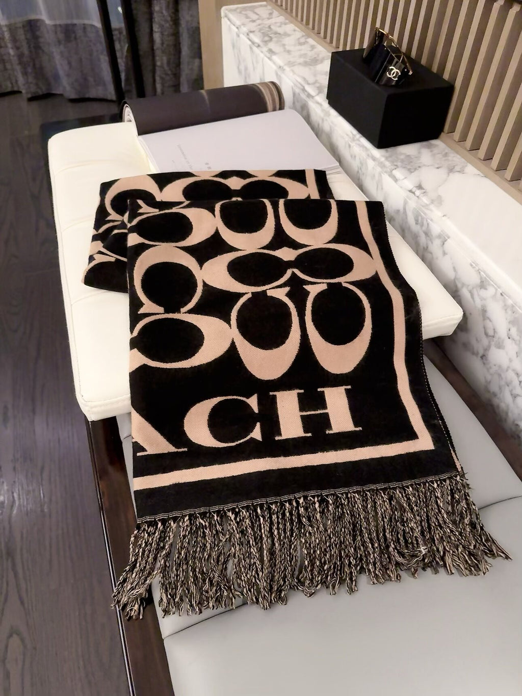 2026 New Classic Letter Pattern Cashmere Scarf ✨ Soft Thick Cashmere, Versatile Scarf & Wrap