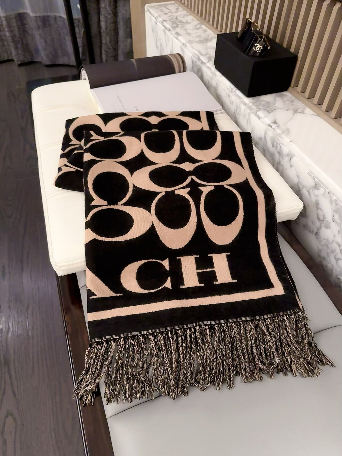 2026 New Classic Letter Pattern Cashmere Scarf ✨ Soft Thick Cashmere, Versatile Scarf & Wrap