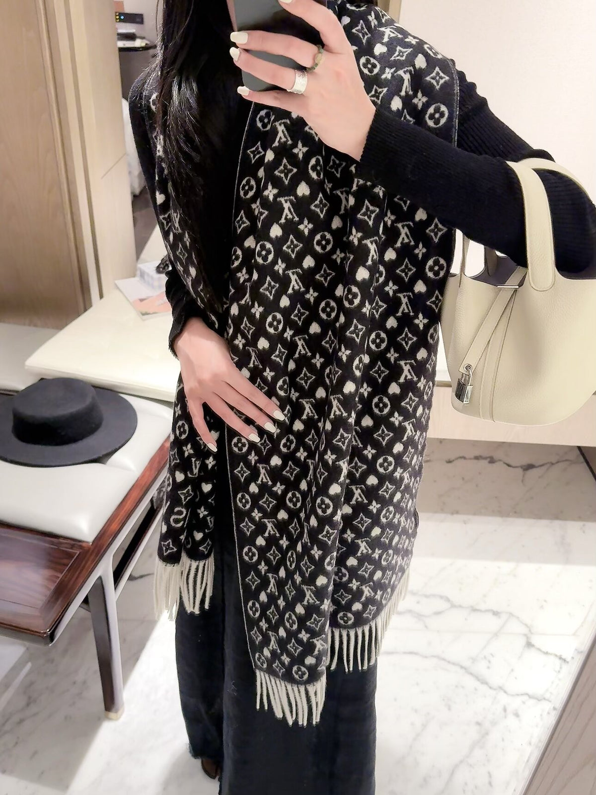 2026 New Heart Jacquard Cashmere Scarf – Sweet & Refined Winter Style