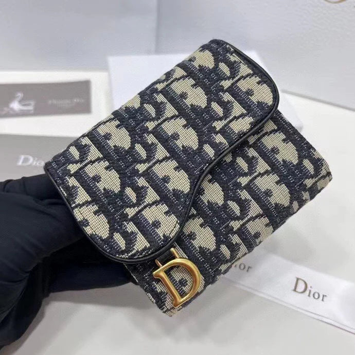 Oblique Saddle Wallet