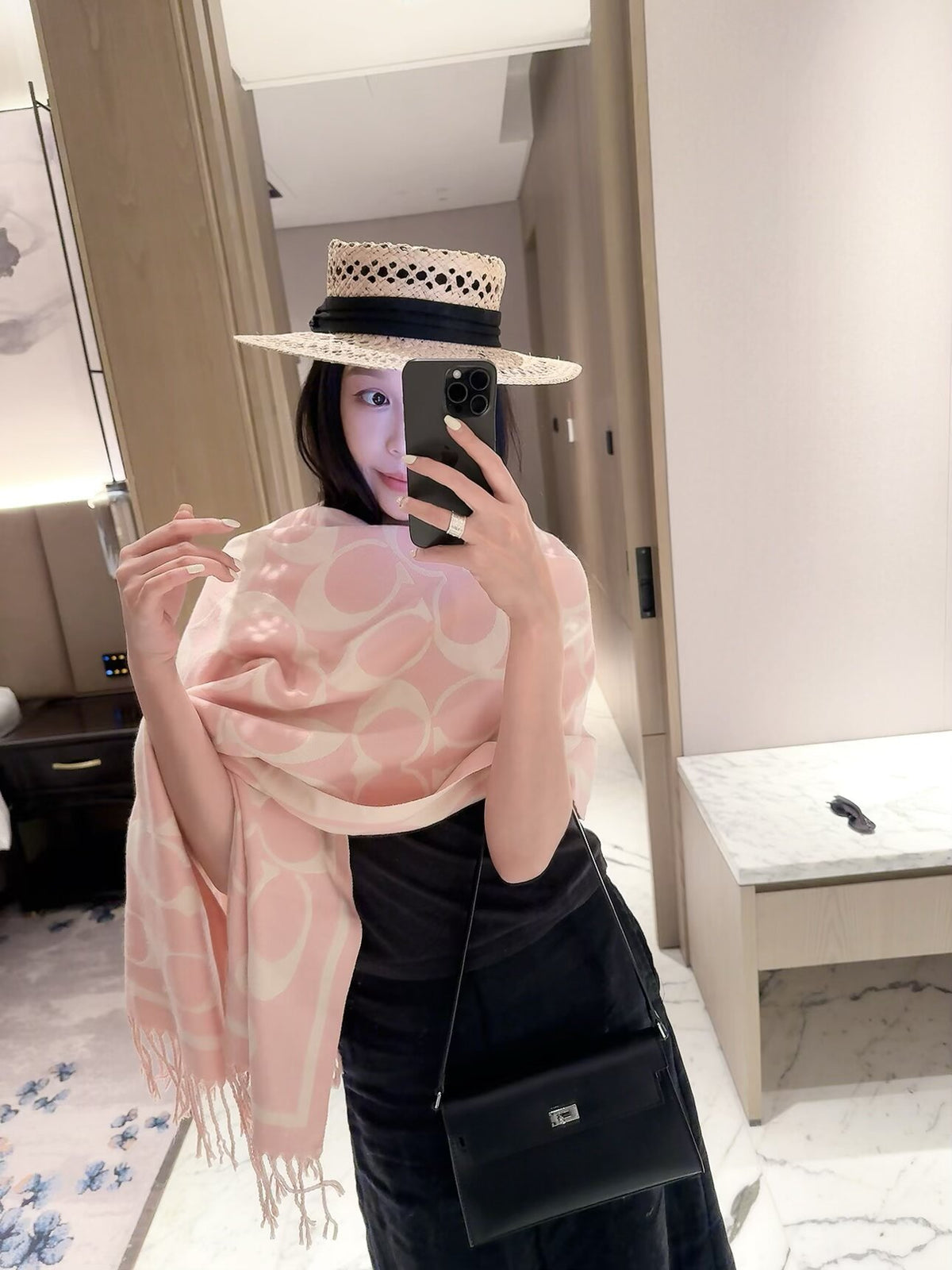 2026 New Classic Letter Pattern Cashmere Scarf ✨ Soft Thick Cashmere, Versatile Scarf & Wrap