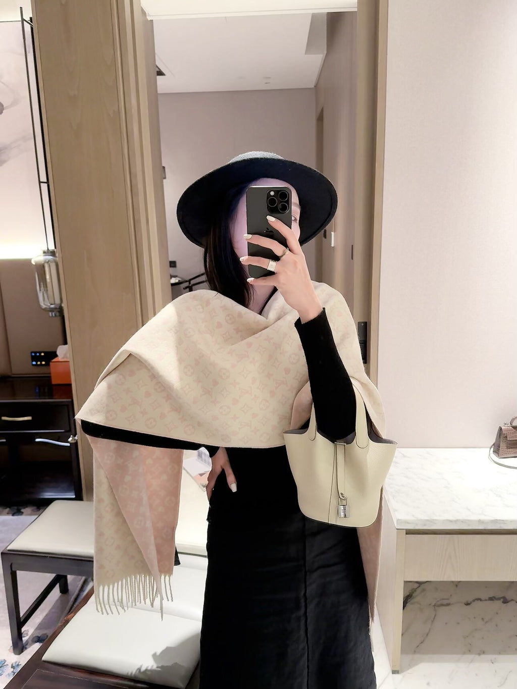 2026 New Heart Jacquard Cashmere Scarf – Sweet & Refined Winter Style