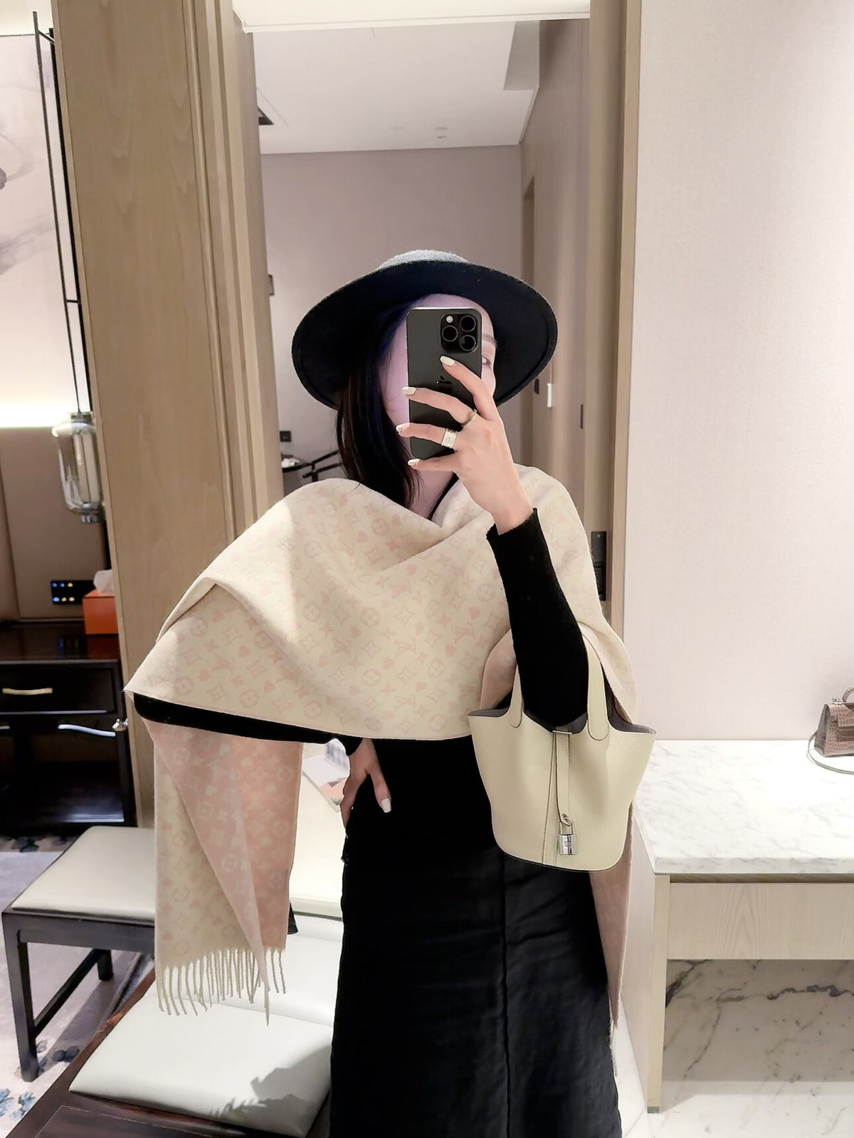 2026 New Heart Jacquard Cashmere Scarf – Sweet & Refined Winter Style