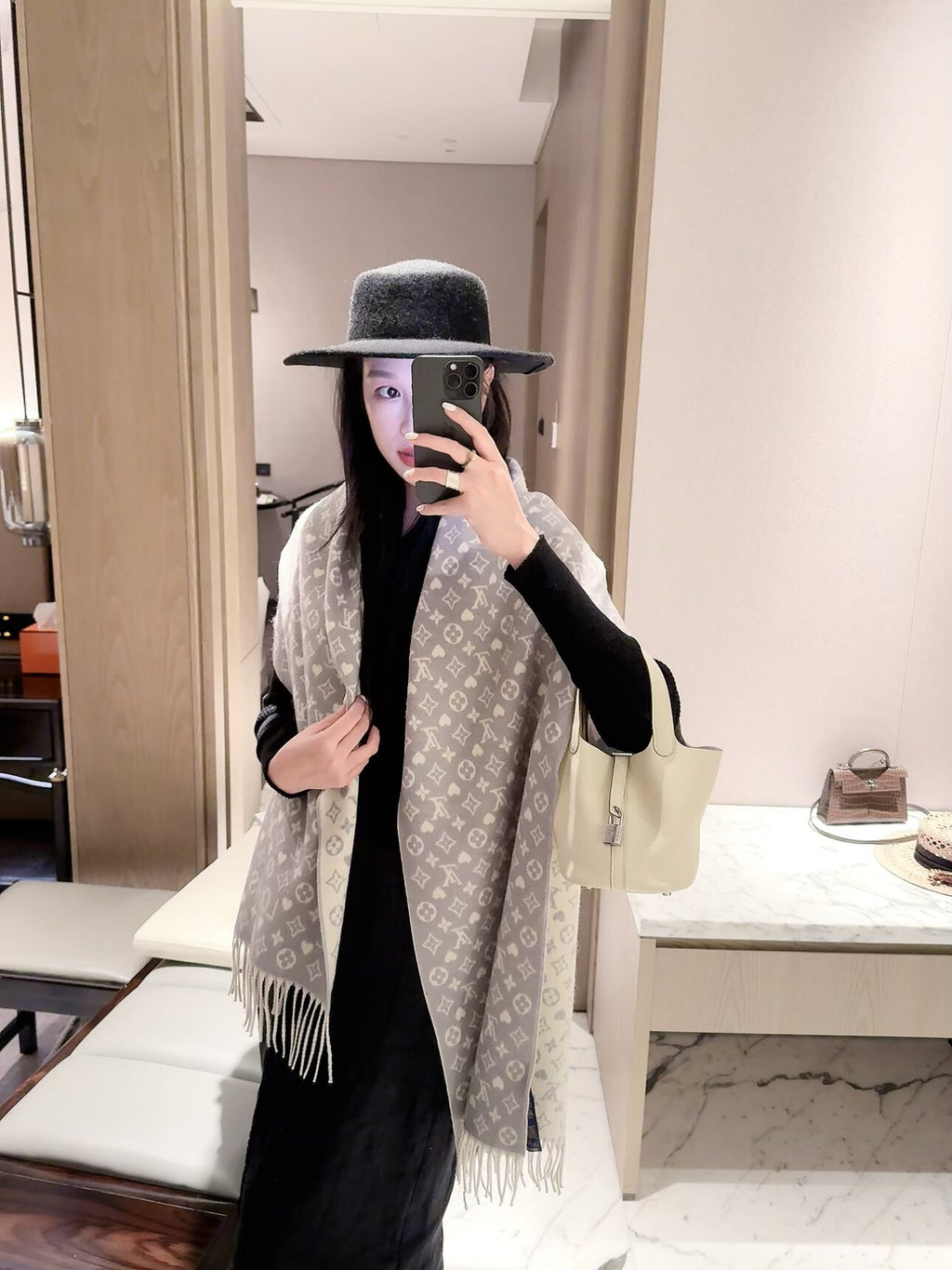2026 New Heart Jacquard Cashmere Scarf – Sweet & Refined Winter Style