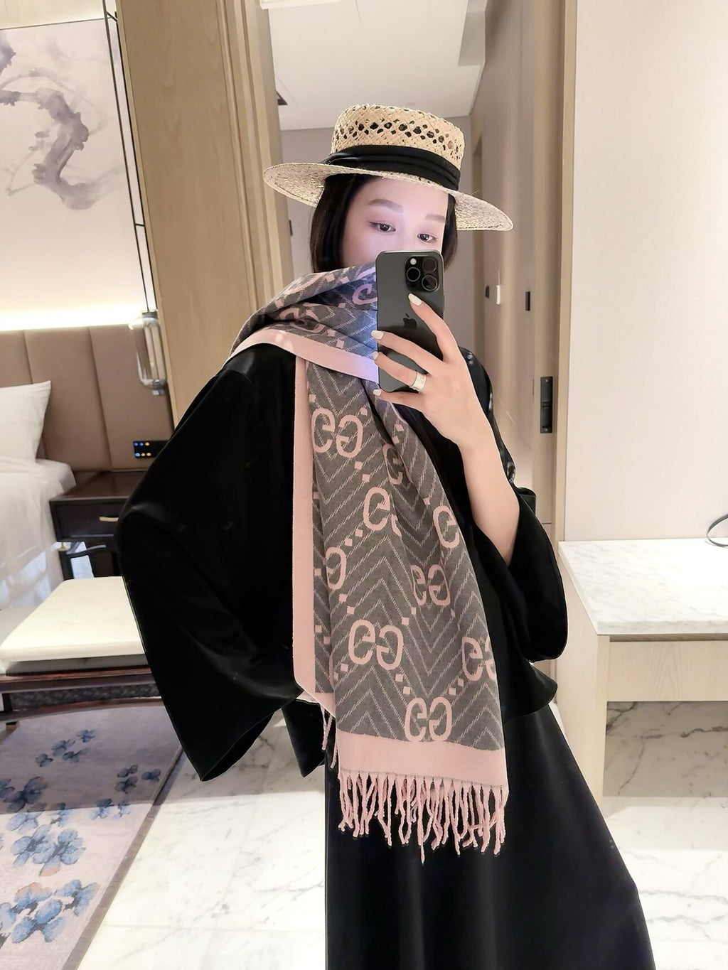2026 New Chevron Wave Cashmere Scarf – Geometric Jacquard, Contrast Border, Vintage-Inspired Style