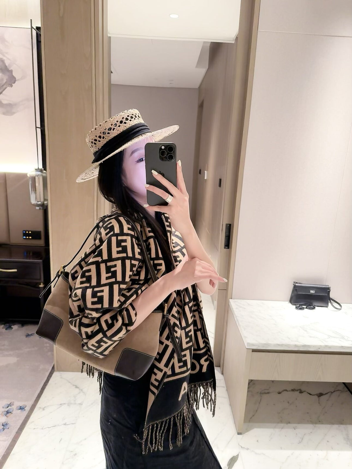 2026 New Geometric Jacquard Cashmere Scarf ✨｜Soft & Warm, Versatile Scarf & Wrap