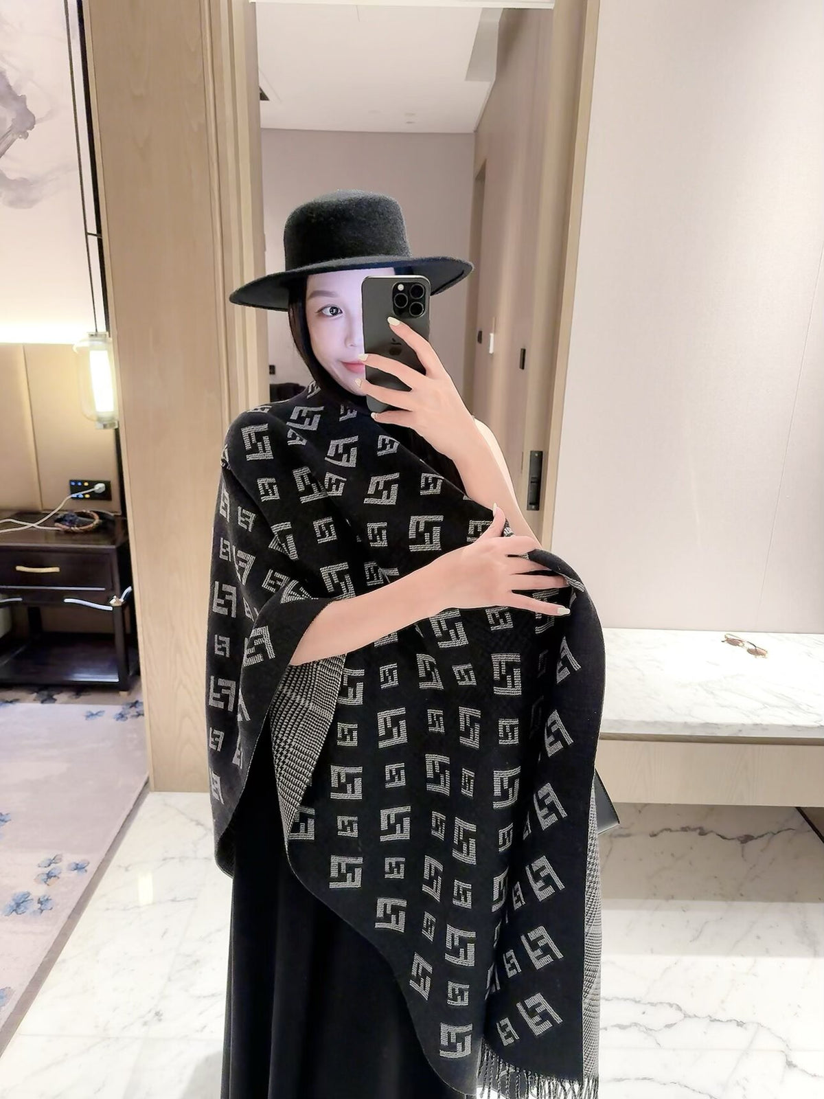 ✨ 2026 New Double-Sided Cashmere Scarf – Two Patterns, Two Styles 💥