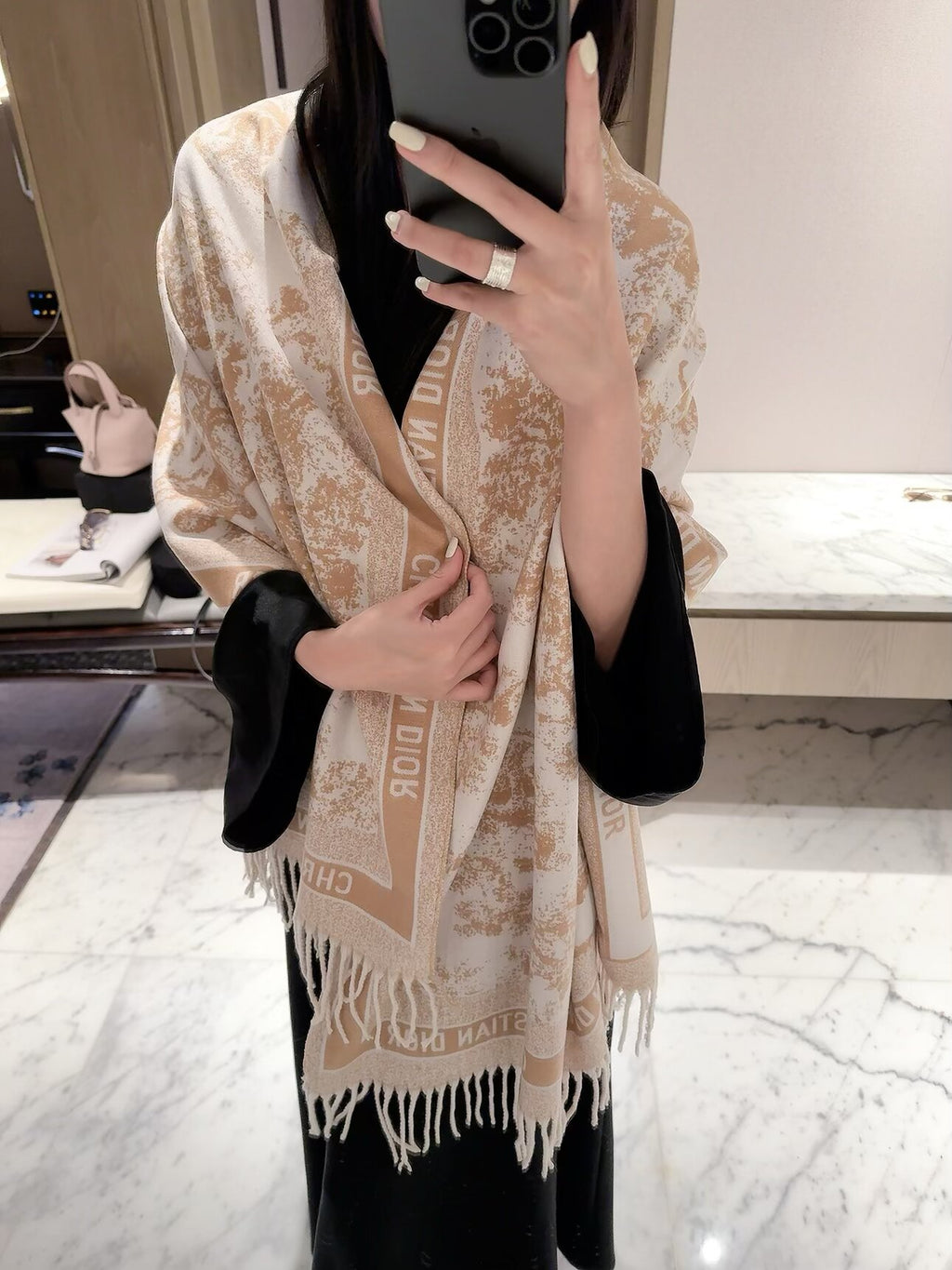 2026 New Jungle Animal Cashmere Scarf – Artistic Botanical Jacquard, French-Inspired Vintage Style