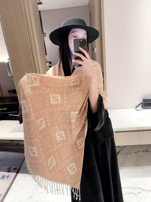 2026 New Geometric Jacquard Cashmere Scarf – Soft Thick Cashmere, Reversible Styling, Multiple Colors