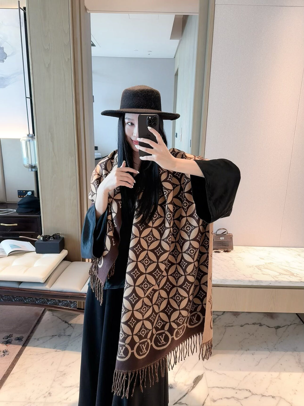 ✨ 2026 New Geometric Circle Jacquard Cashmere Scarf – Vintage Artistic Quiet Luxury