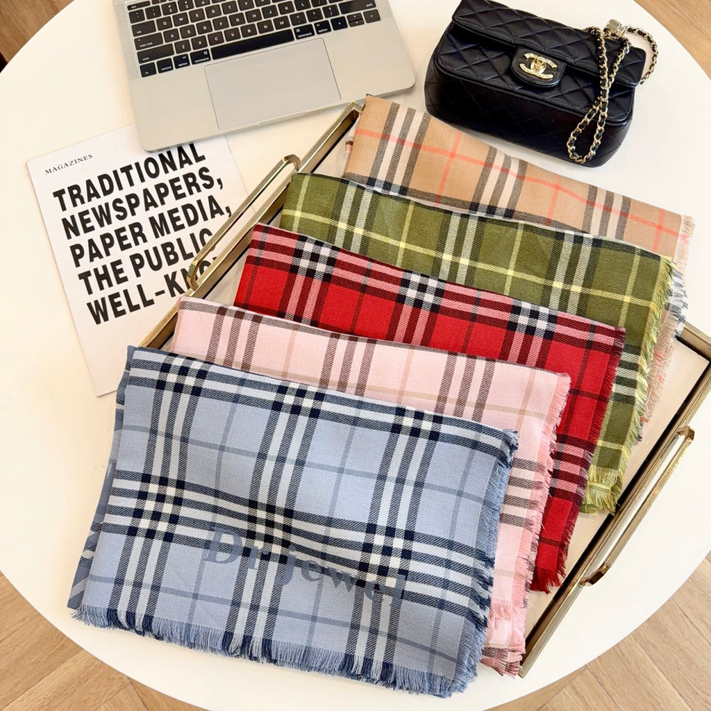 Reversible Equestrian Plaid Scarf – 70% Wool & 30% Silk, Double-Sided Contrast Design, 200 × 65 cm
