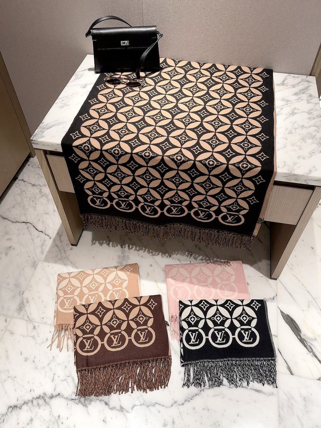 ✨ 2026 New Geometric Circle Jacquard Cashmere Scarf – Vintage Artistic Quiet Luxury