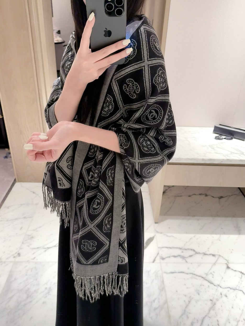 ✨ 2026 New Vintage Diamond Jacquard Cashmere Scarf – Refined Retro Elegance