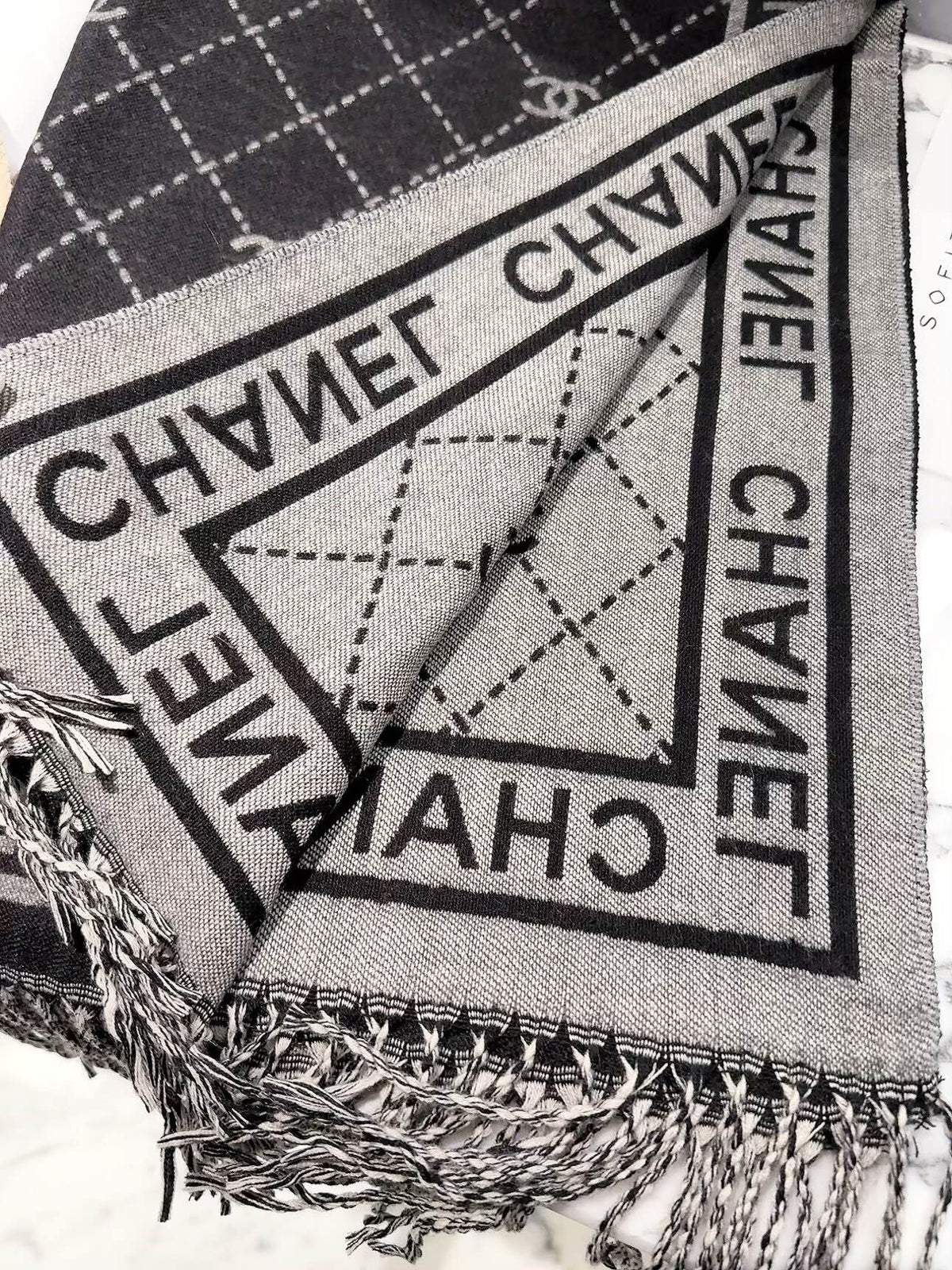✨ 2026 New Diamond Jacquard Cashmere Scarf – Soft, Elegant & Luxurious