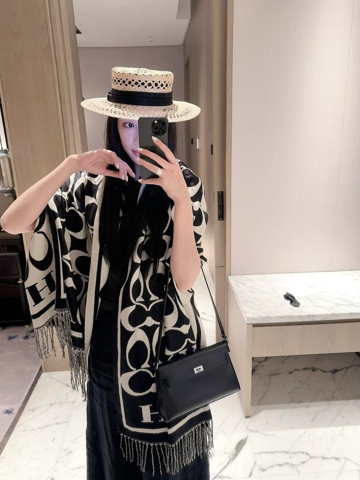 2026 New Classic Letter Pattern Cashmere Scarf ✨ Soft Thick Cashmere, Versatile Scarf & Wrap