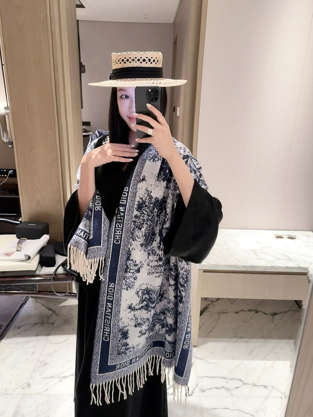 2026 New Jungle Animal Cashmere Scarf – Artistic Botanical Jacquard, French-Inspired Vintage Style
