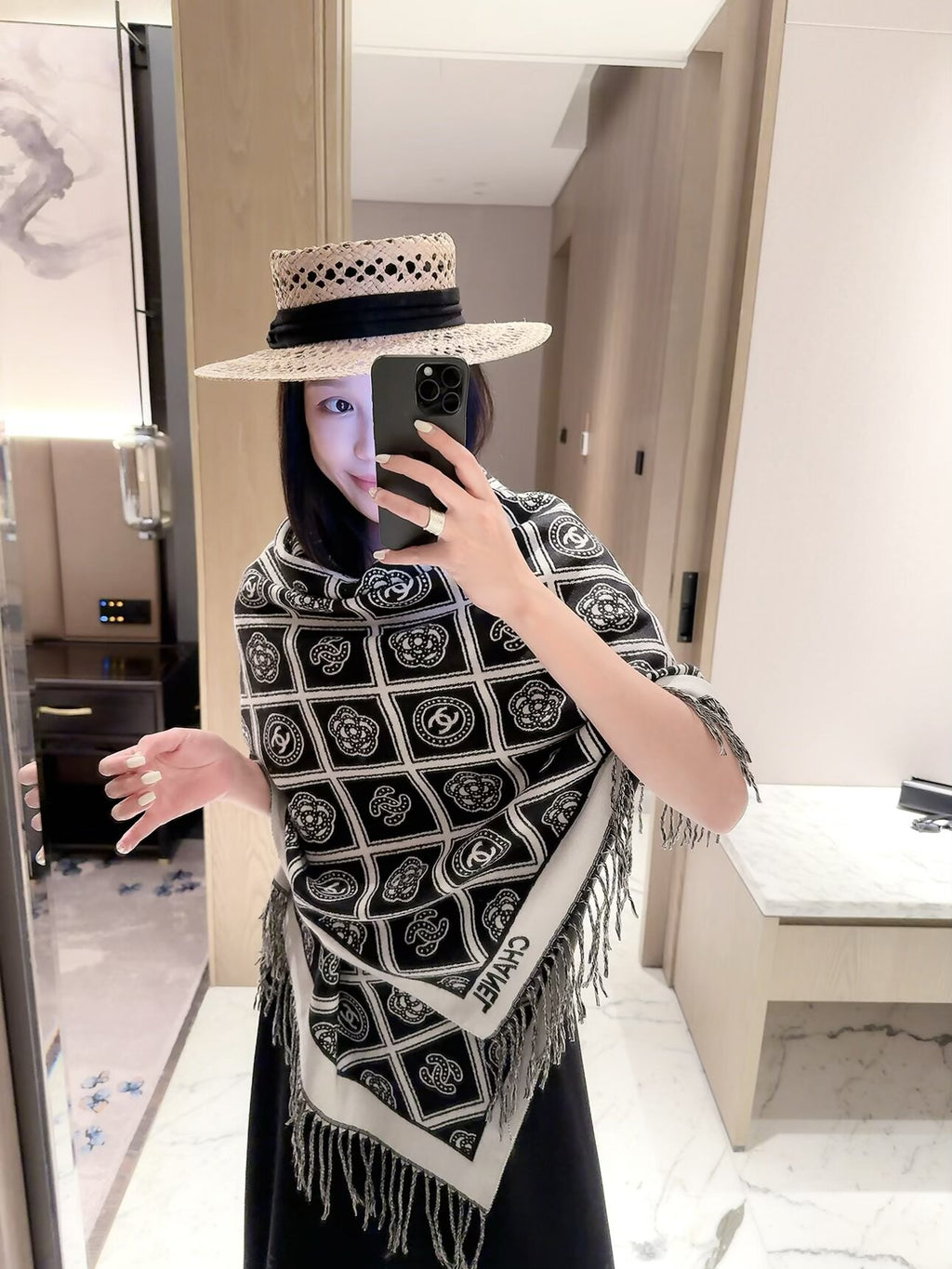 ✨ 2026 New Vintage Diamond Jacquard Cashmere Scarf – Refined Retro Elegance