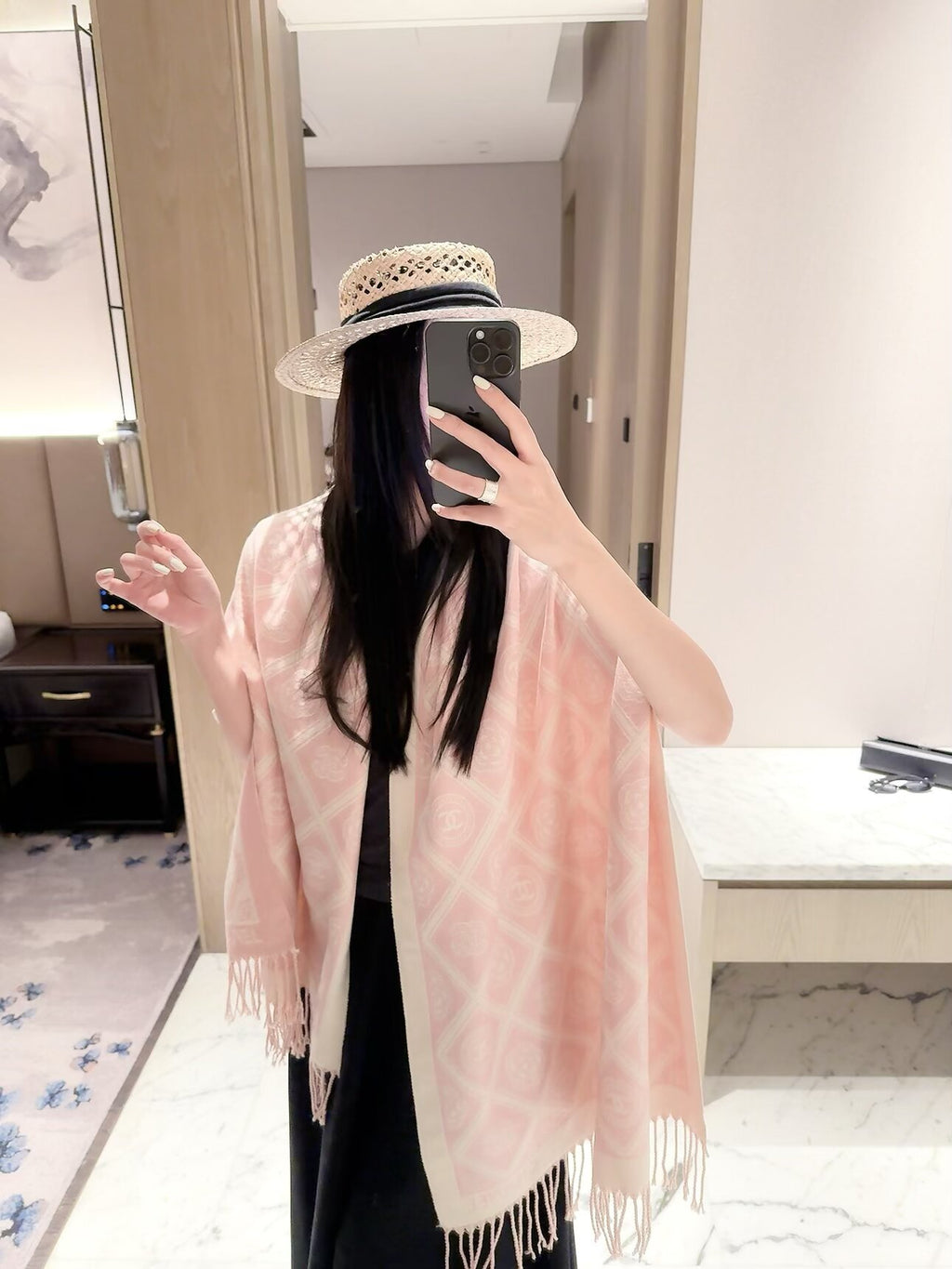 ✨ 2026 New Vintage Diamond Jacquard Cashmere Scarf – Refined Retro Elegance