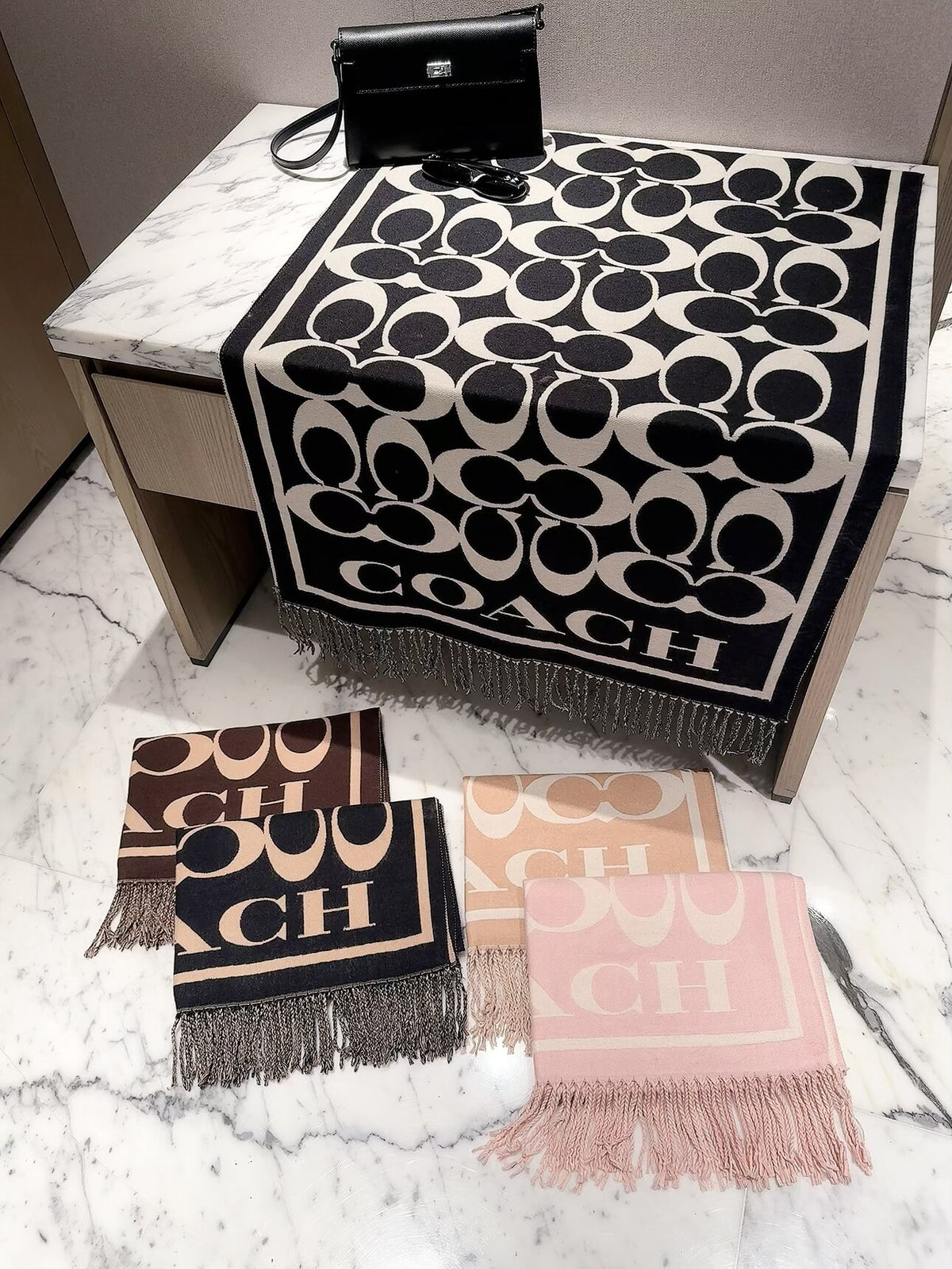 2026 New Classic Letter Pattern Cashmere Scarf ✨ Soft Thick Cashmere, Versatile Scarf & Wrap