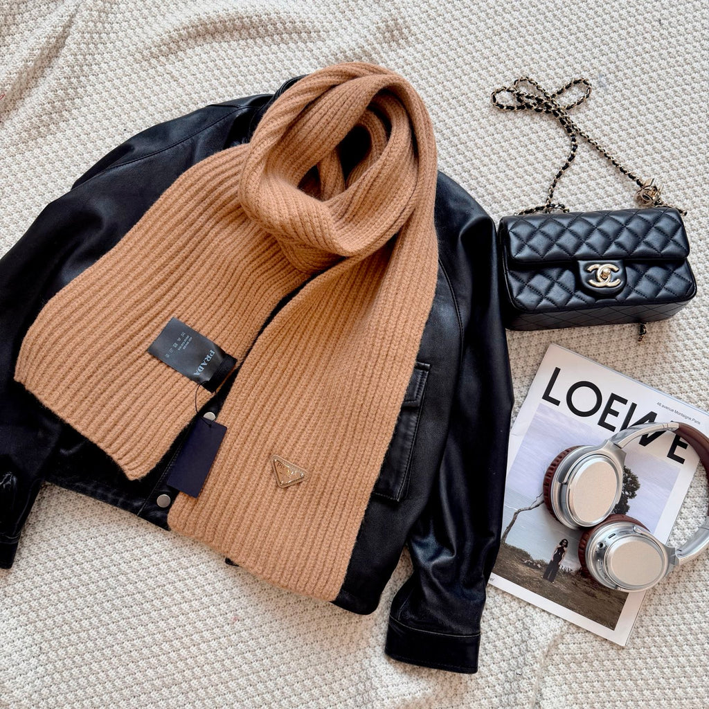 💰 New Classic Couple's Lambswool Scarf 📦 – Elegant & Minimalist