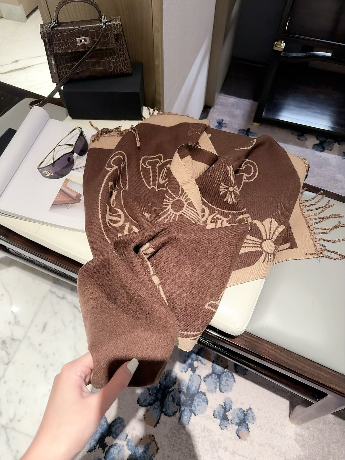 2026 New Gothic Cross Cashmere Scarf – Symmetrical Motif, Streetwear-Inspired Style