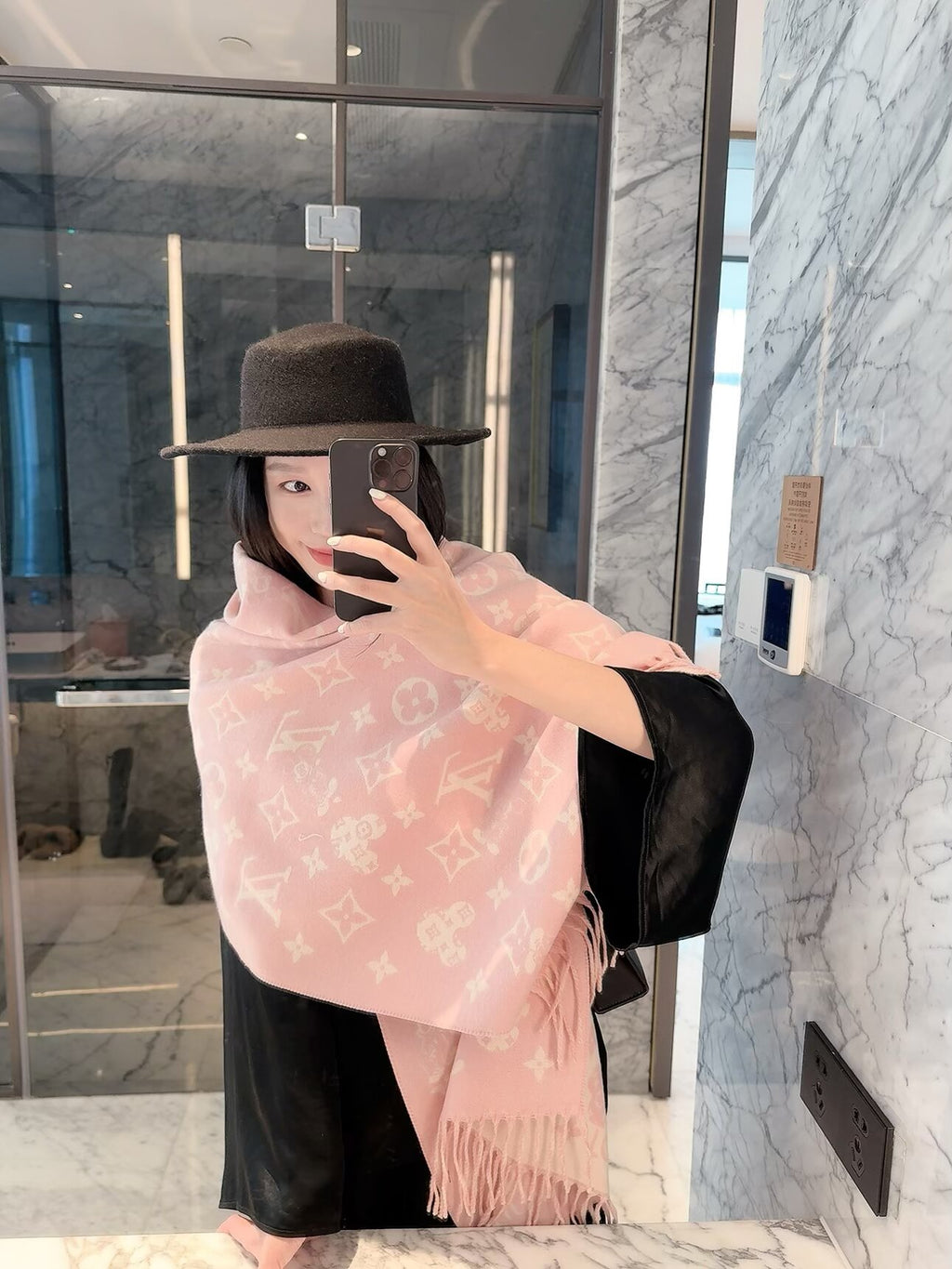 ✨ 2026 New Playful Vintage Jacquard Cashmere Scarf – Cute & Refined Scarf & Wrap