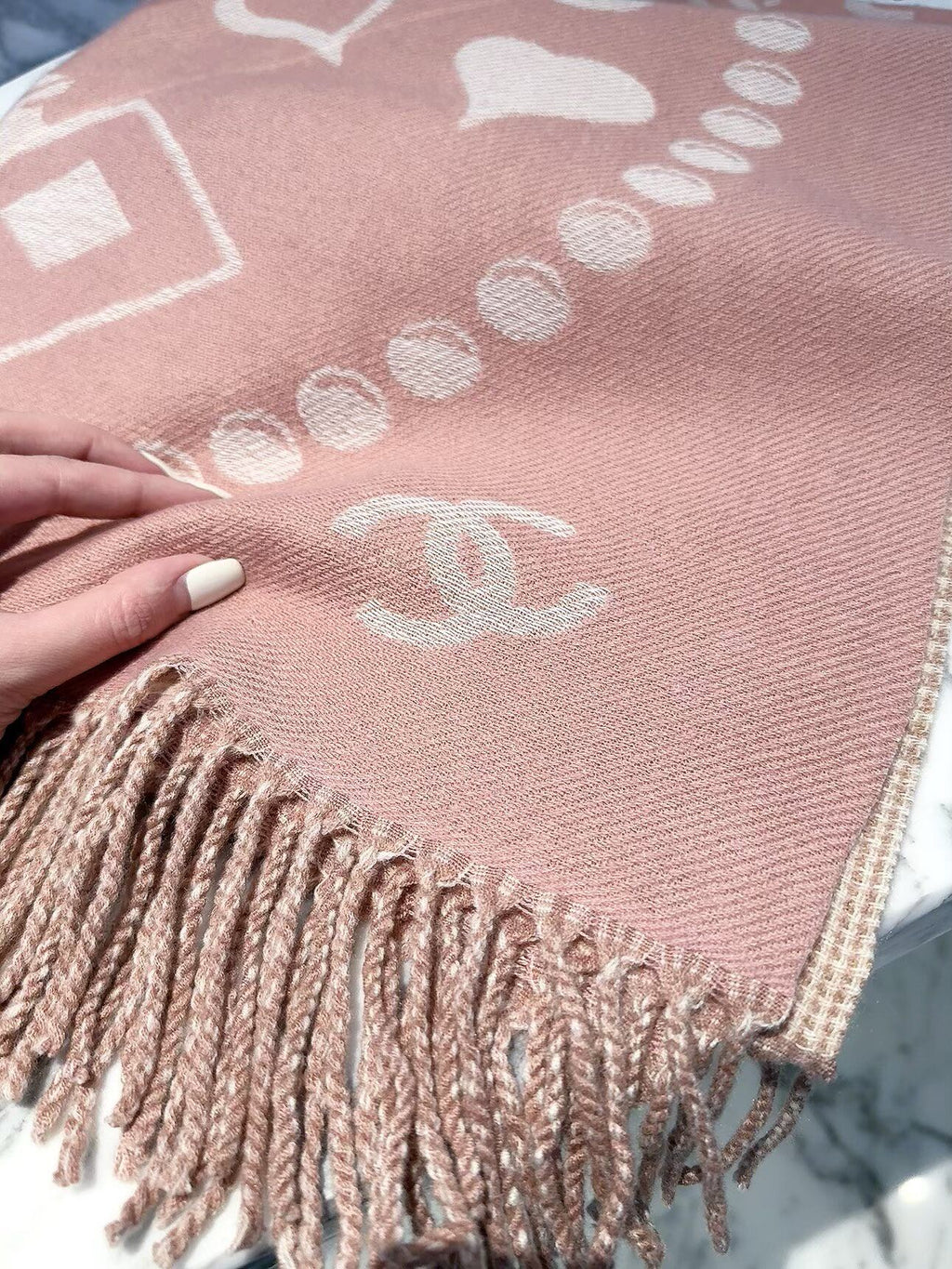 2026 New Double-Sided Cashmere Scarf – Playful Vintage Feminine Style