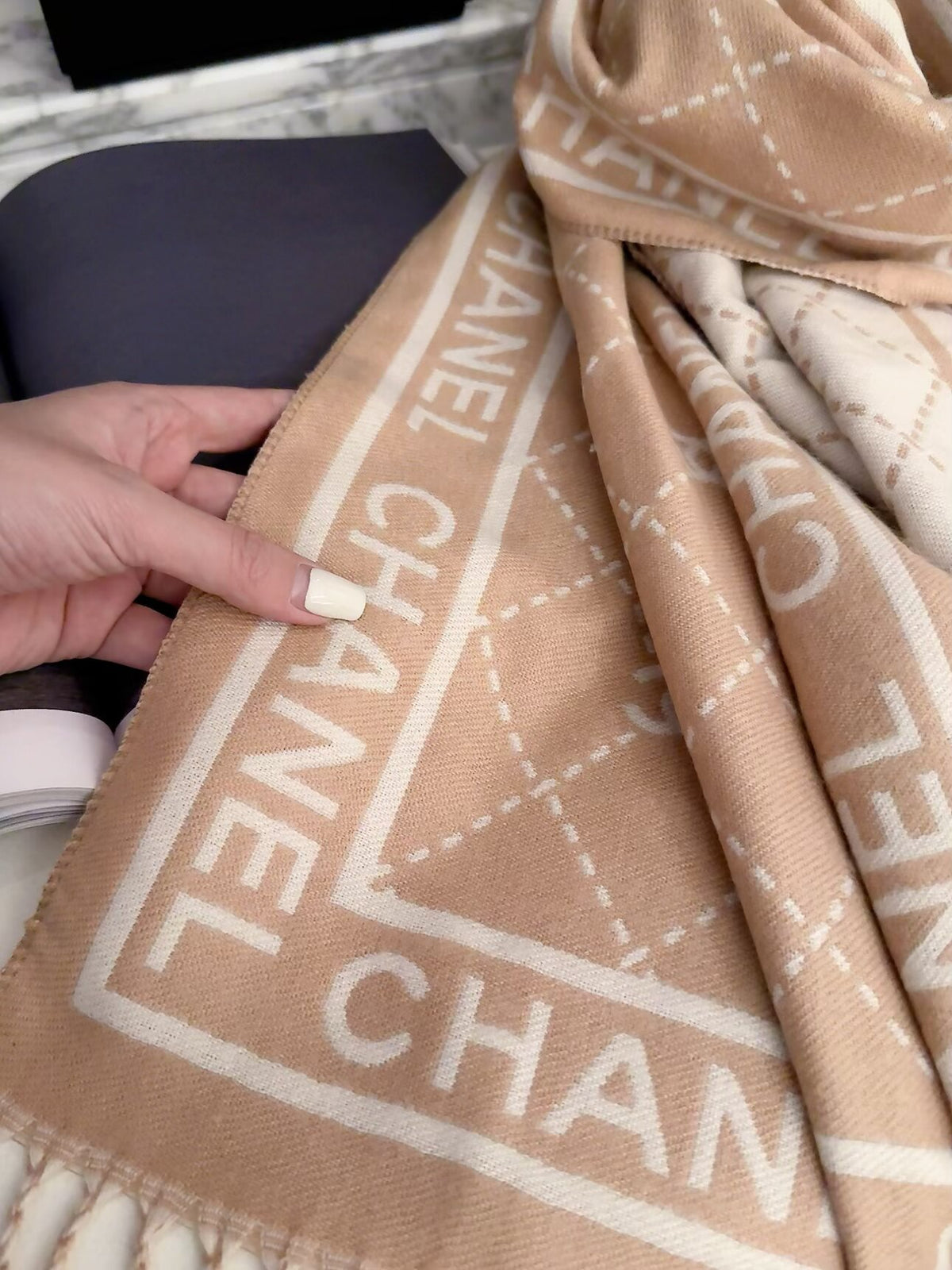 ✨ 2026 New Diamond Jacquard Cashmere Scarf – Soft, Elegant & Luxurious