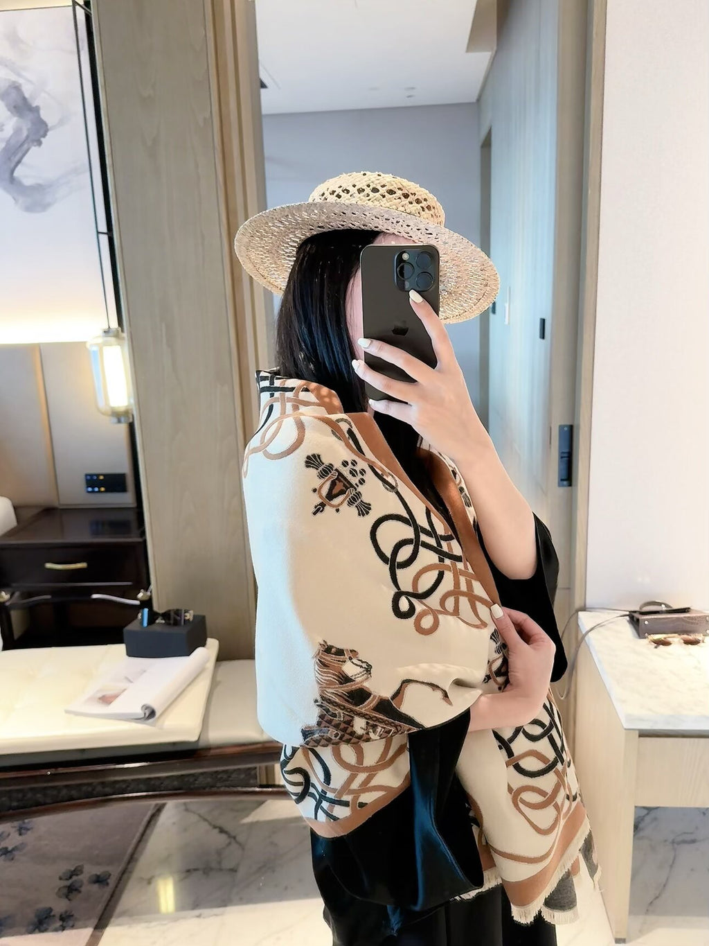 2026 New Vintage Equestrian Cashmere Scarf – Ornamental Horse Motif, Elegant Heritage Style