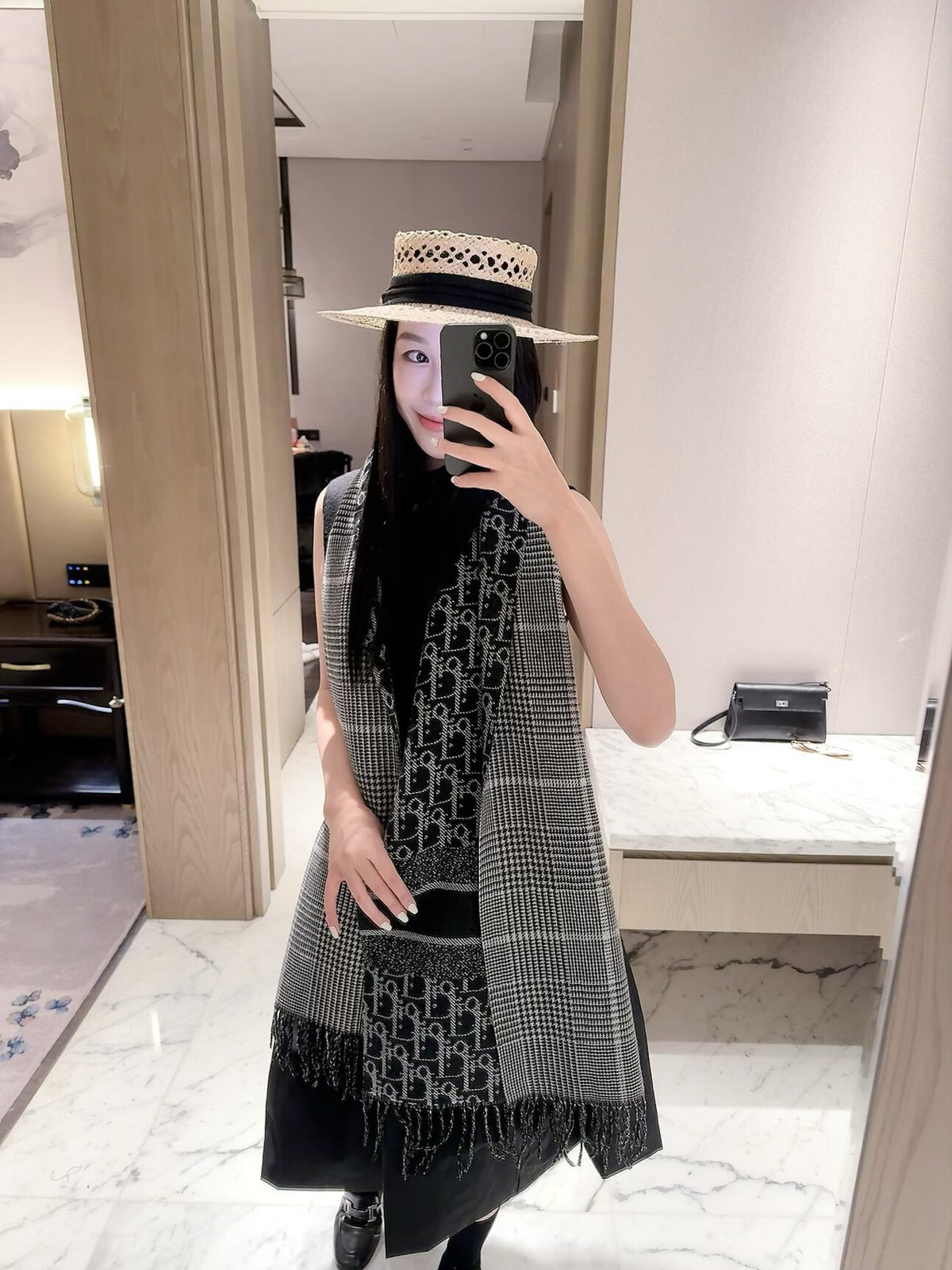 ✨ 2026 New Double-Sided Cashmere Scarf – Two Patterns, Two Styles