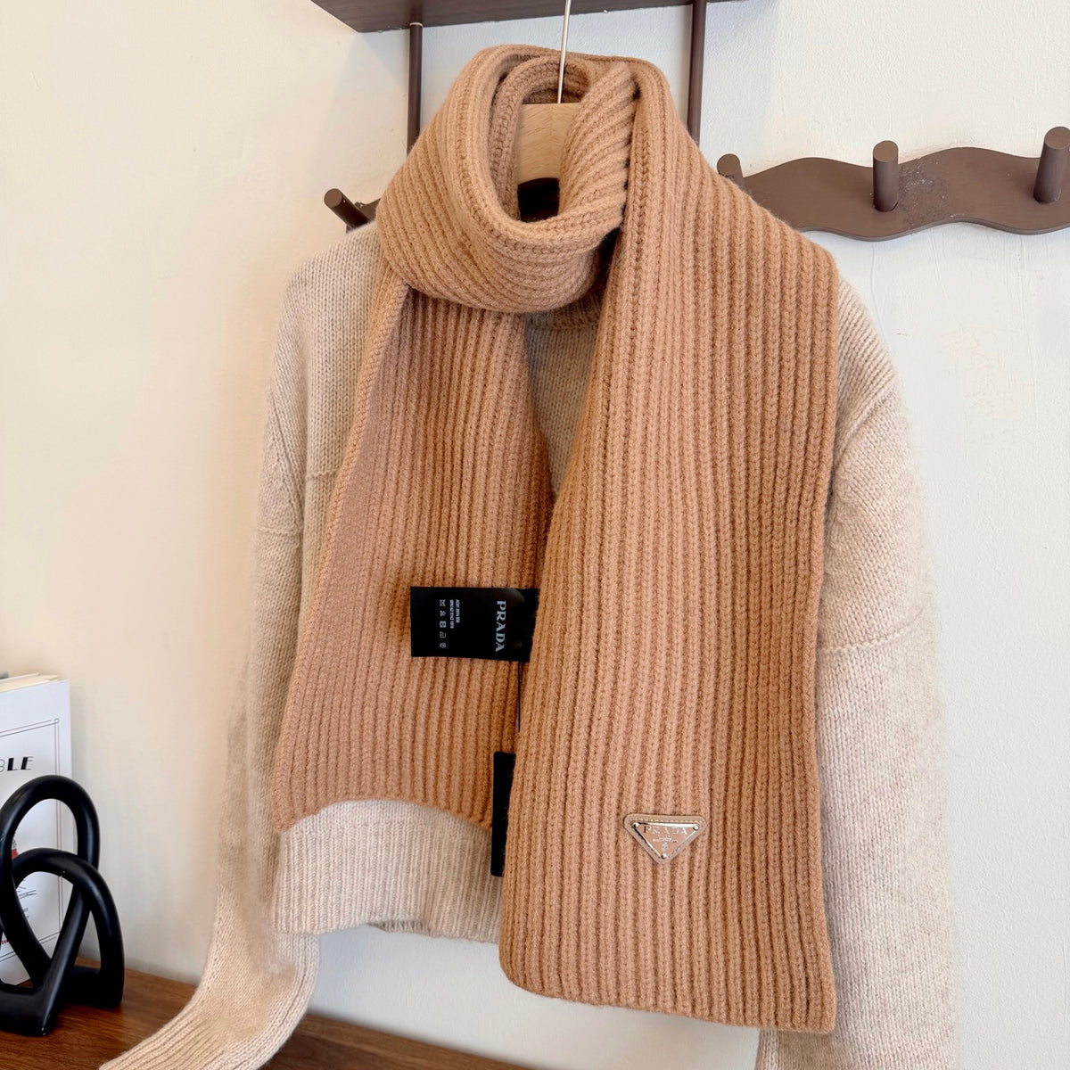 💰 New Classic Couple's Lambswool Scarf 📦 – Elegant & Minimalist
