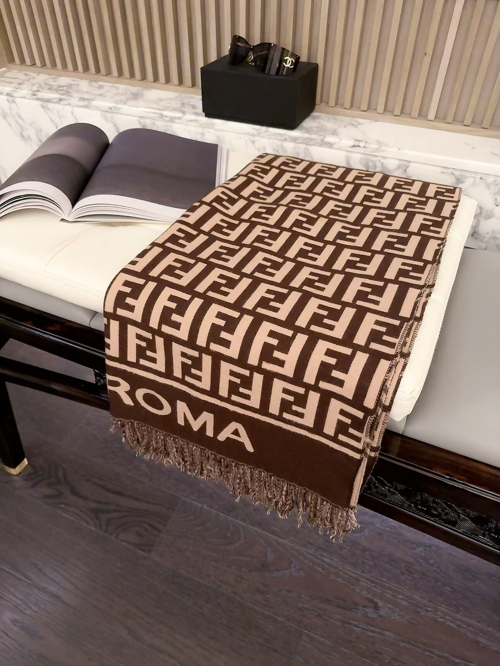 2026 New Geometric Jacquard Cashmere Scarf ✨｜Soft & Warm, Versatile Scarf & Wrap
